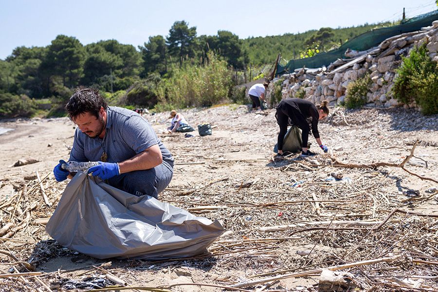 8 Tips For Living With Less Plastic